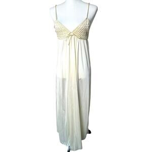KAYSER Medium Vintage Butter Yellow Full Length‎ Lurelon Nylon Nightgown Silky
